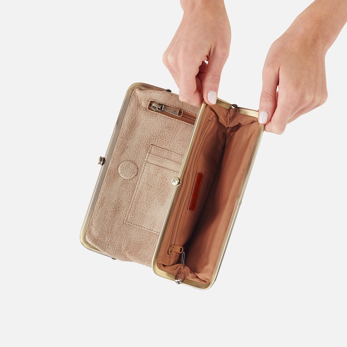 Lauren Clutch-Wallet in Metallic Leather - Gold Leaf - Image 6