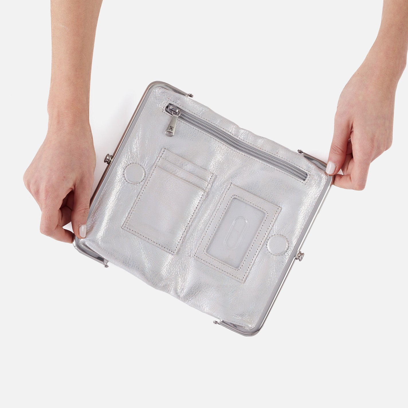 Lauren Clutch-Wallet in Metallic Leather - Silver - Image 4