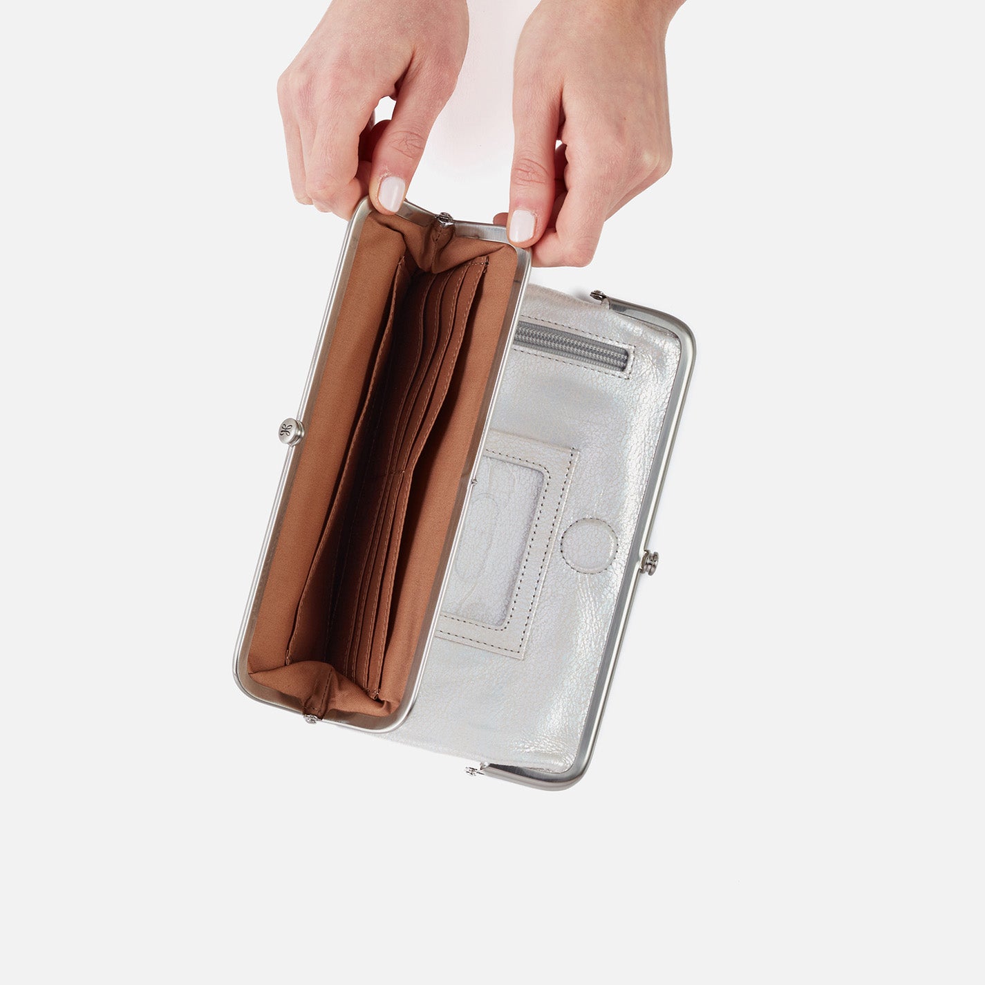 Lauren Clutch-Wallet in Metallic Leather - Silver - Image 5
