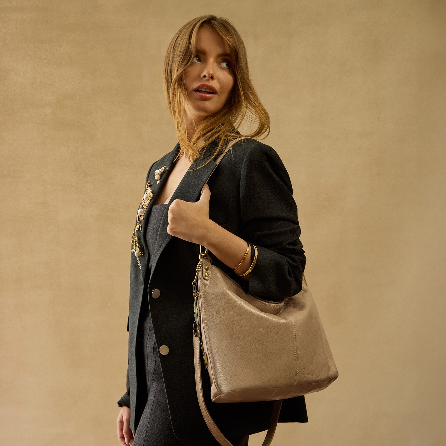 Pier Shoulder Bag in Aniline Gloss Leather - Stone Gloss - Image 2