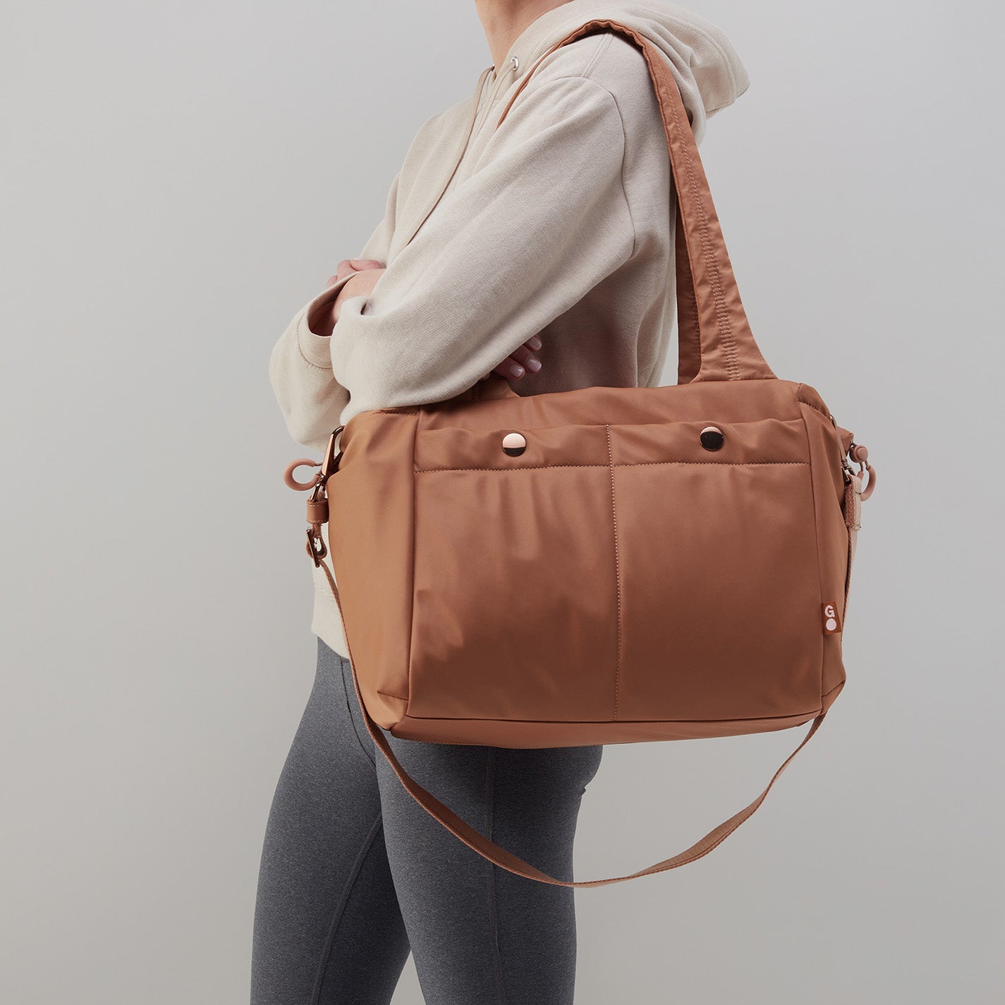 ALL IN ONE Tote in CaRefiber recycled nylon - Dune - Image 9