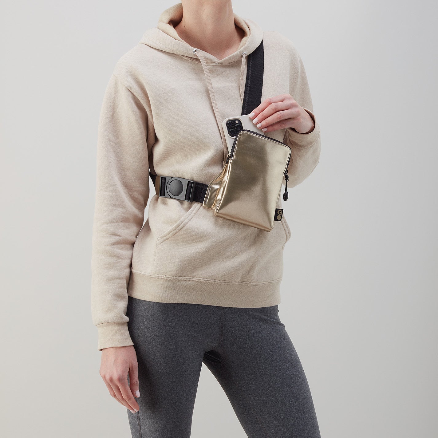 DIALED IN Phone Bag in EverShine nylon - Onyx - Image 8