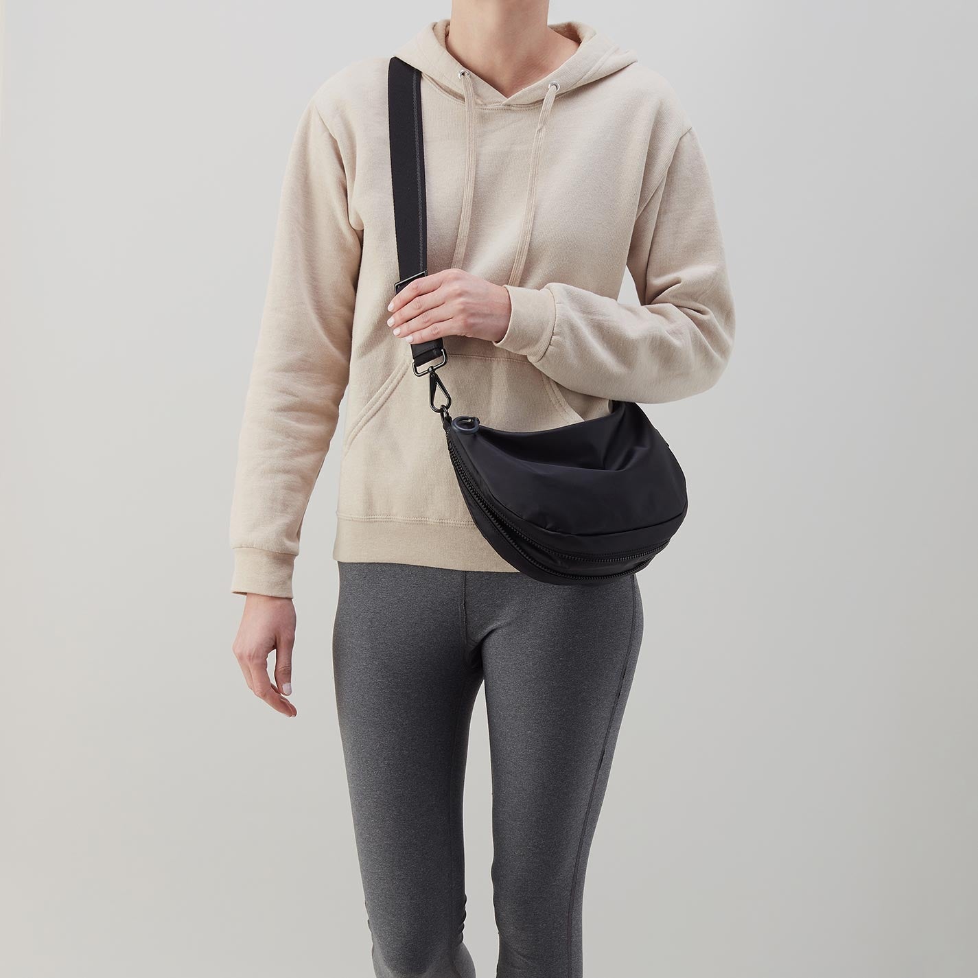 EVERY WEAR Crossbody in CaRefiber recycled nylon - Dune - Image 3