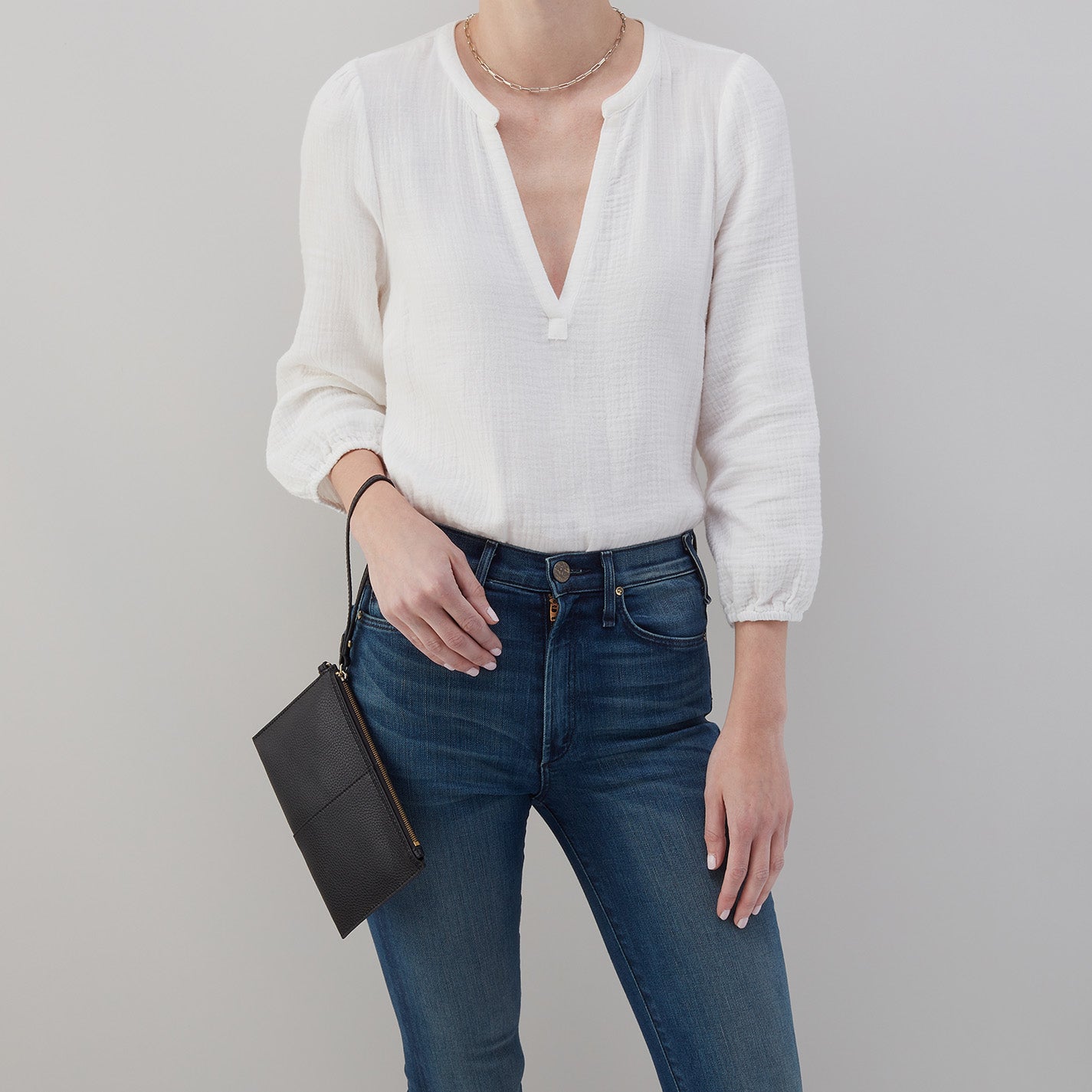 Vida Small Pouch in Micro Pebbled Leather - Black - Image 3