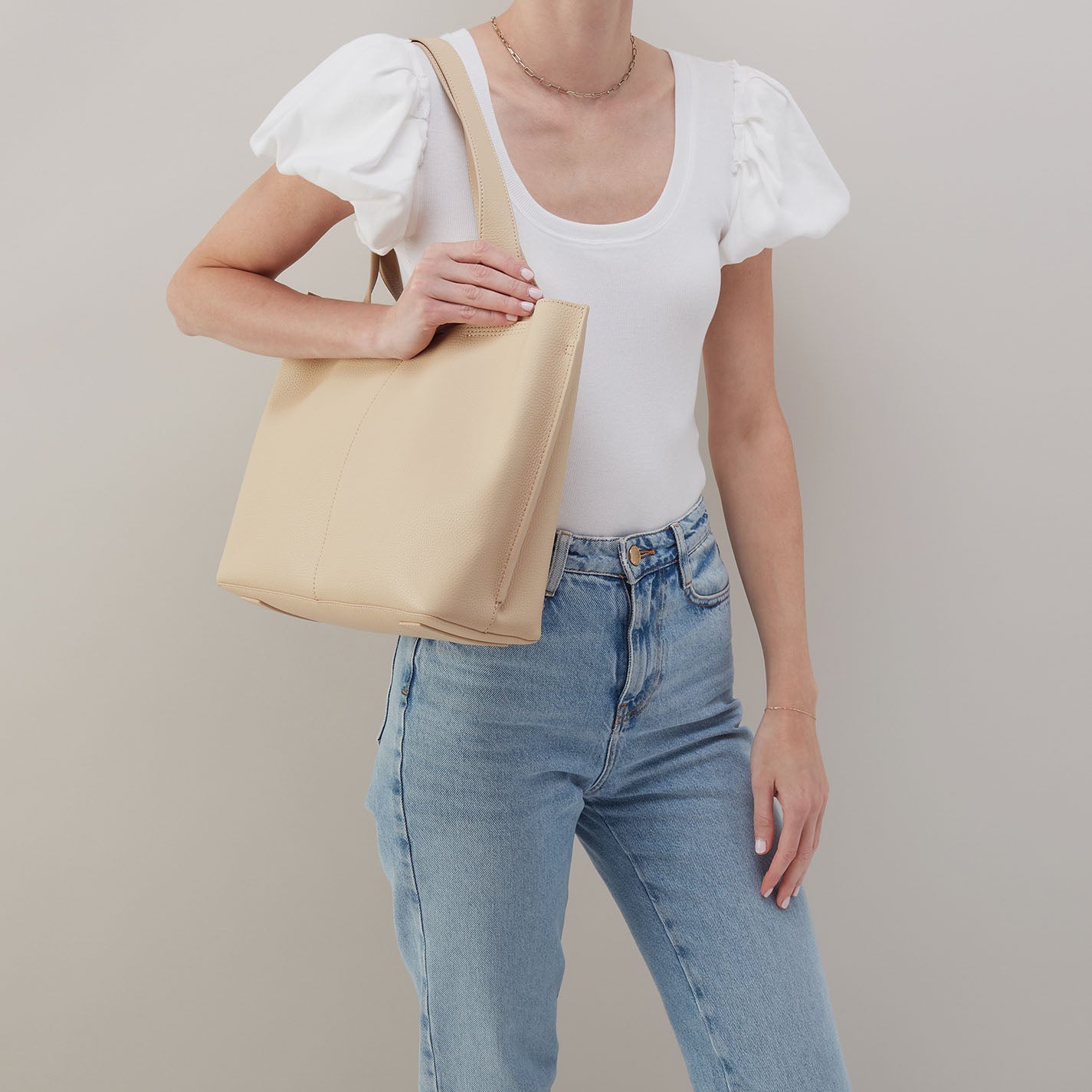 Vida Tote in Micro Pebbled Leather - Almond - Image 3