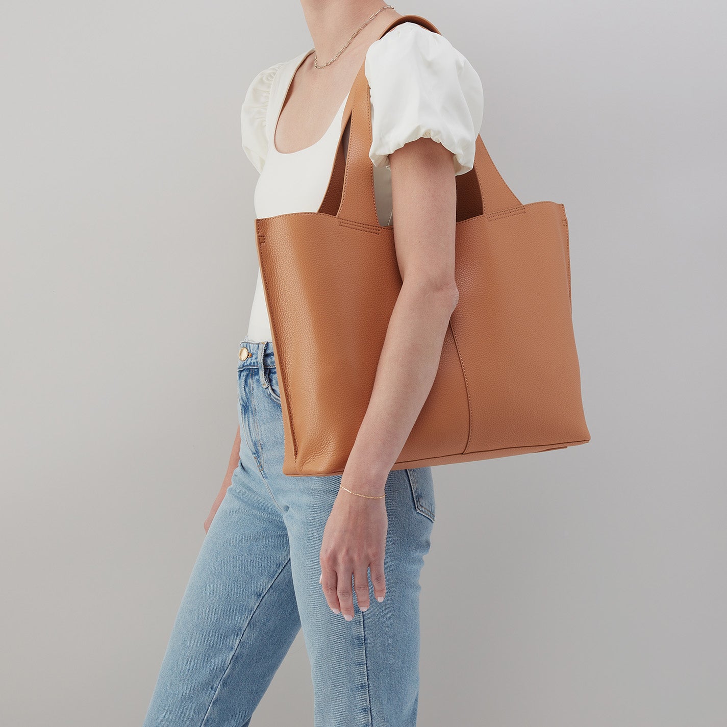 Vida Large Tote in Micro Pebbled Leather - Biscuit - Image 2