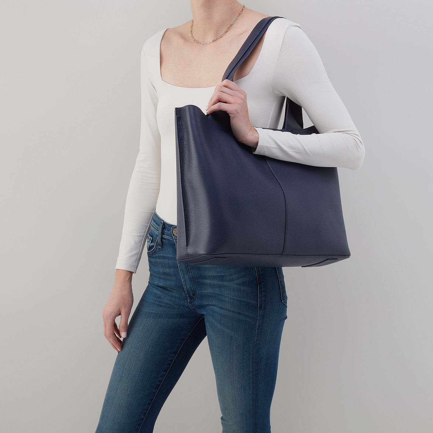 Vida Large Tote In Micro Pebbled Leather - Mood Indigo - Image 2