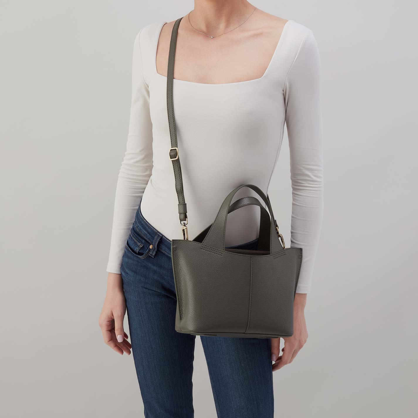 Vida Small Tote in Micro Pebbled Leather - Desert Palm - Image 3