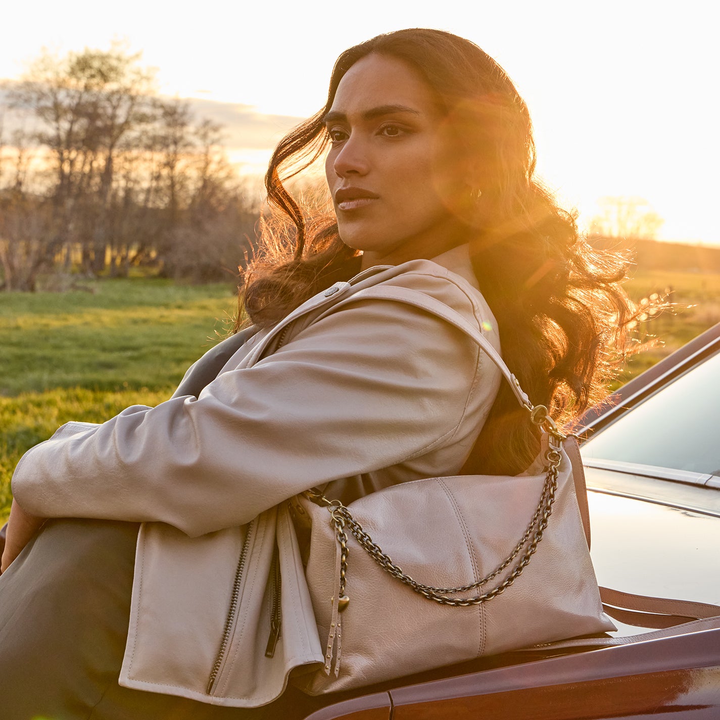 Avon Shoulder Bag in Aniline Gloss Leather - Stone Gloss - Image 2