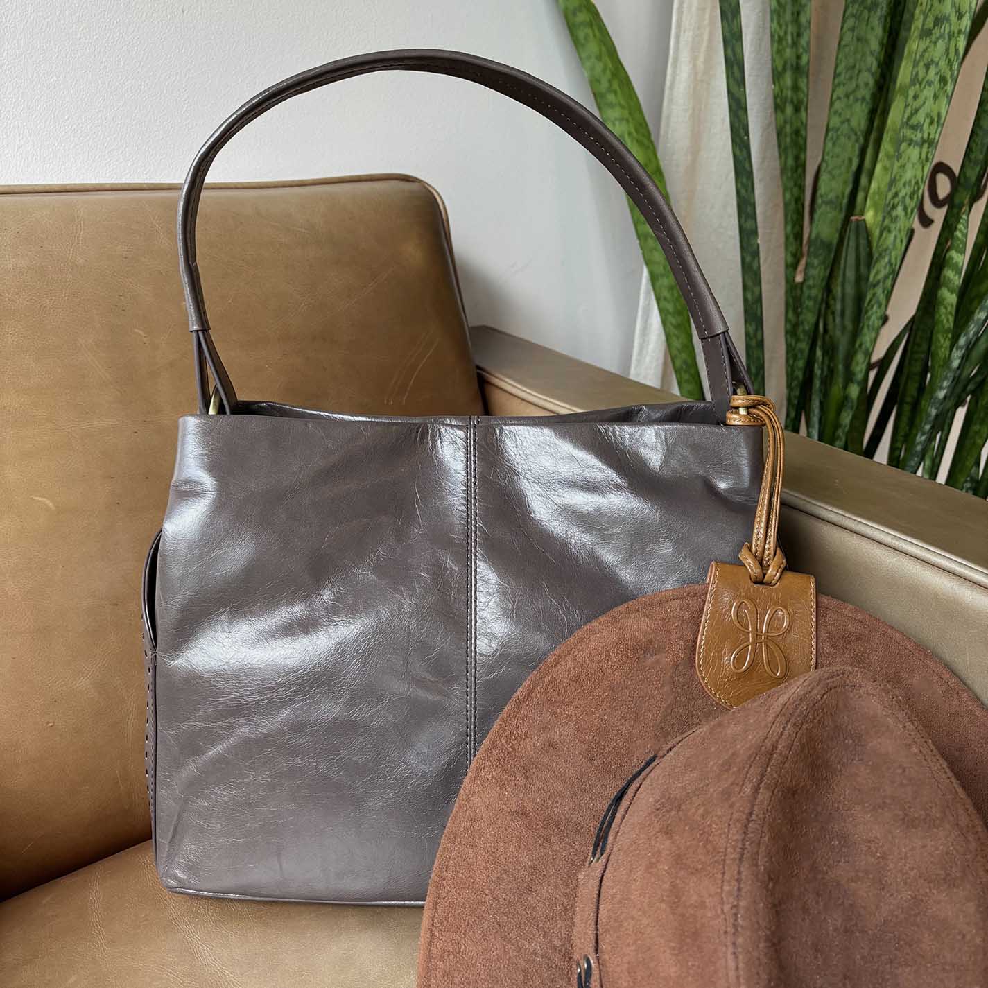 Hat Carrier in Polished Leather - Truffle - Image 3