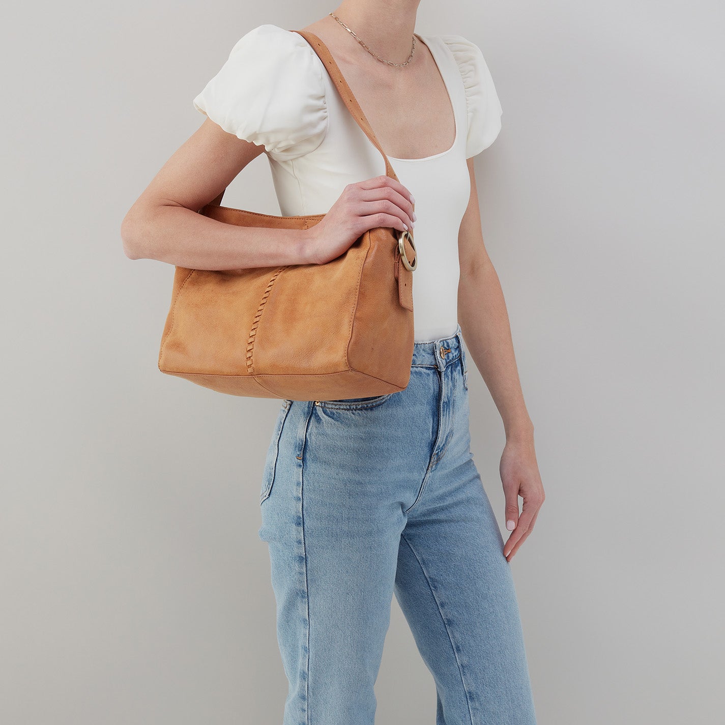 Render Shoulder Bag In Buffed Leather - Whiskey - Image 3