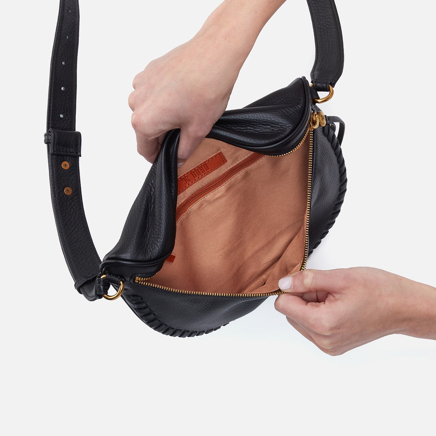 Juno Belt Bag In Pebbled Leather - Black - Image 4