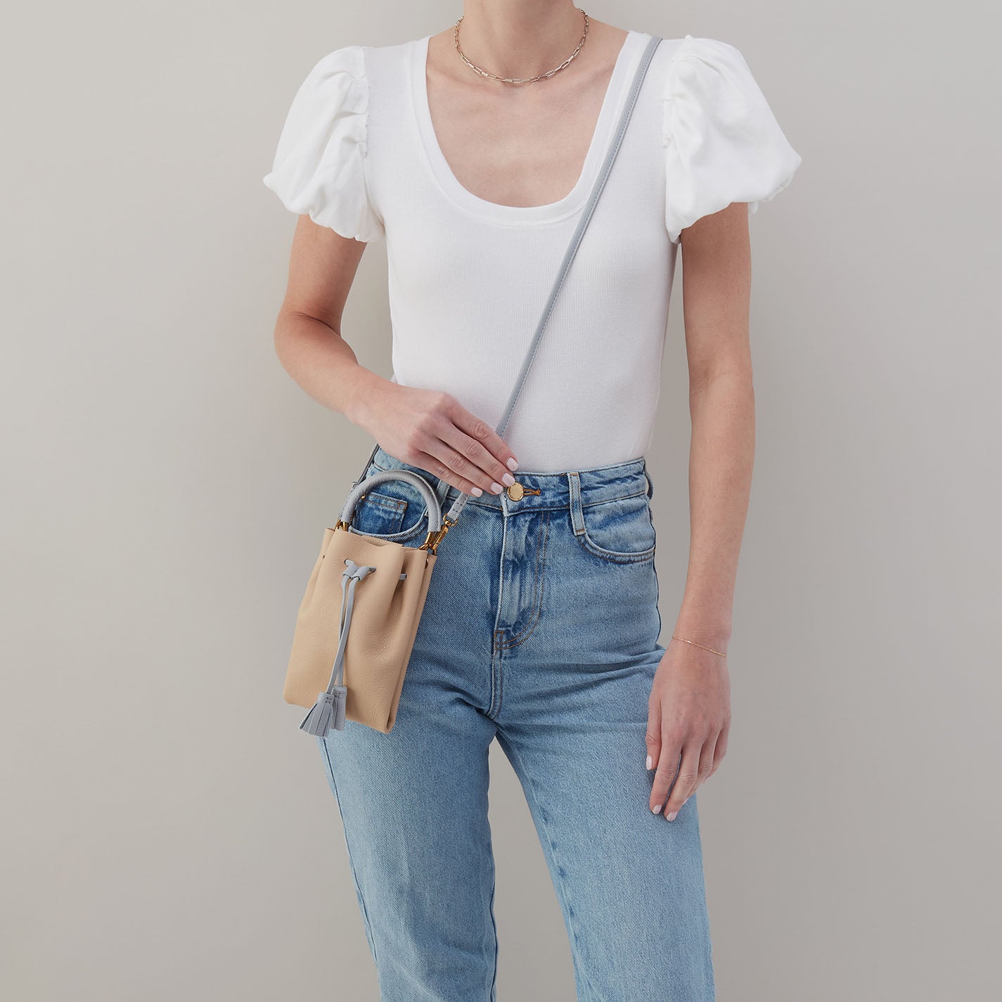 Eden Phone Crossbody In Pebbled Leather - Linen - Image 2