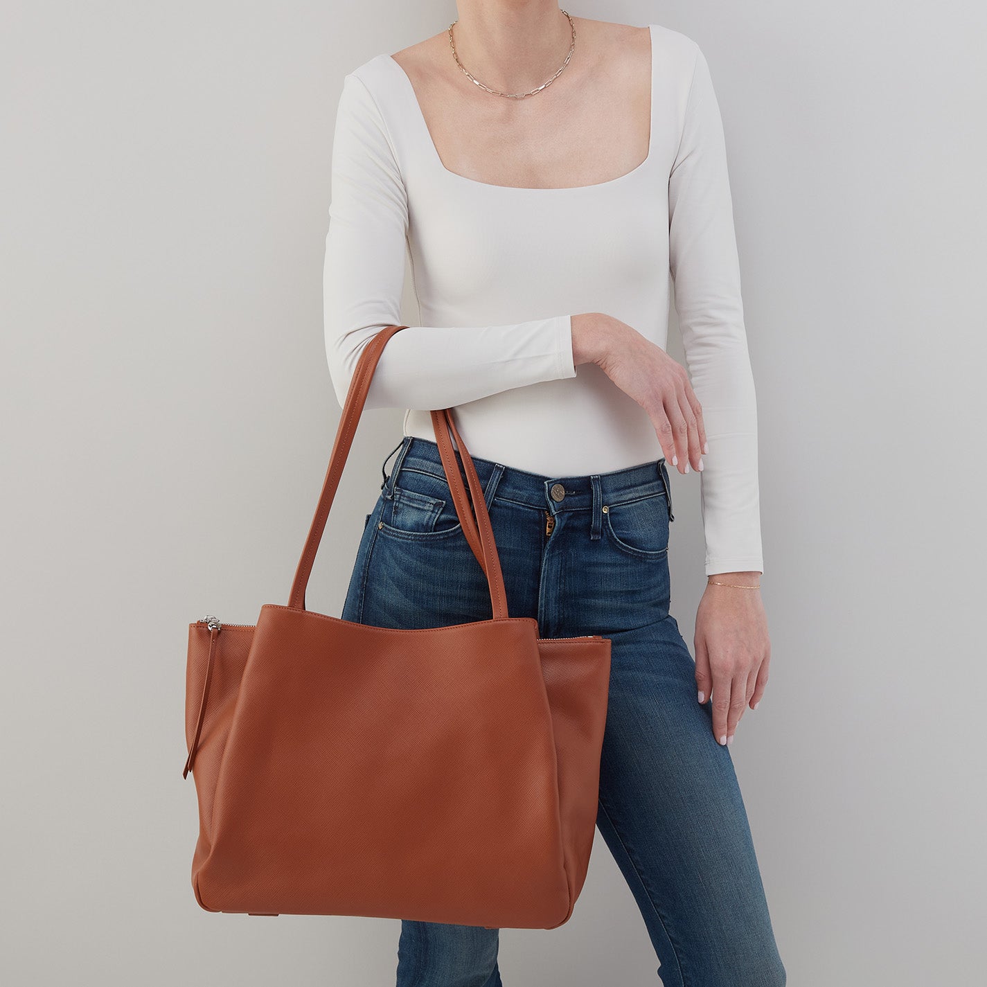 Essential Large Tote In Soft Saffiano Leather - Lion - Image 3