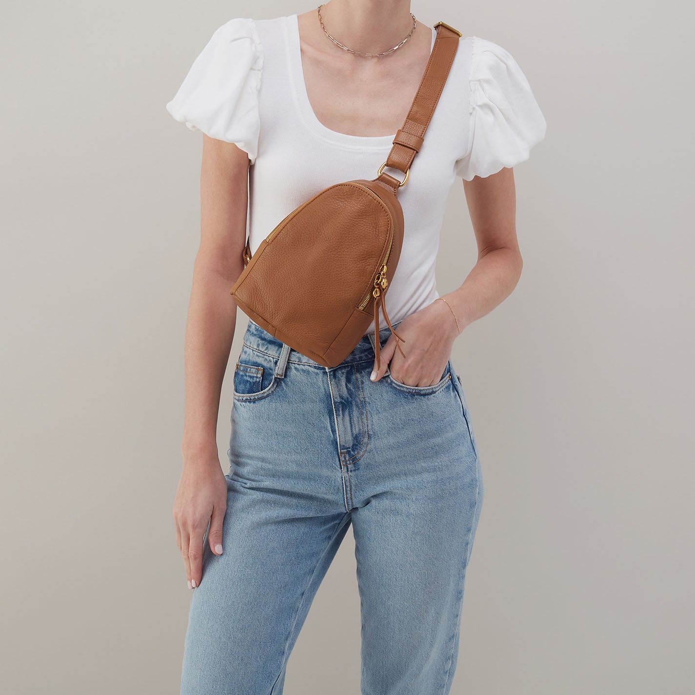 Fern Sling in Pebbled Leather - Warm Honey - Image 3