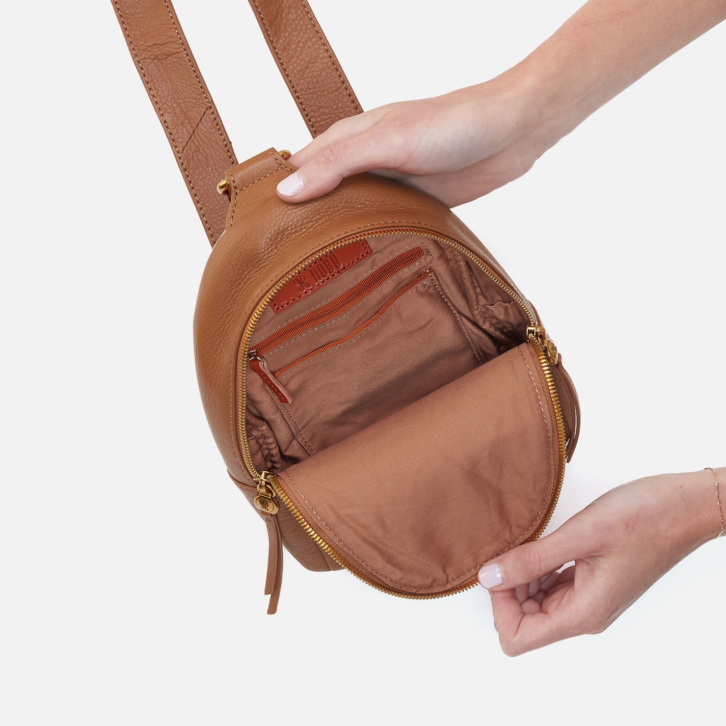 Fern Sling in Pebbled Leather - Warm Honey - Image 4