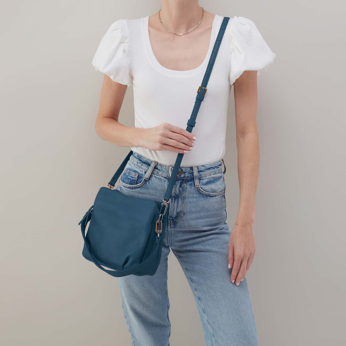 Starr Convertible Shoulder Bag in Pebbled Leather - Peacock Feather - Image 2