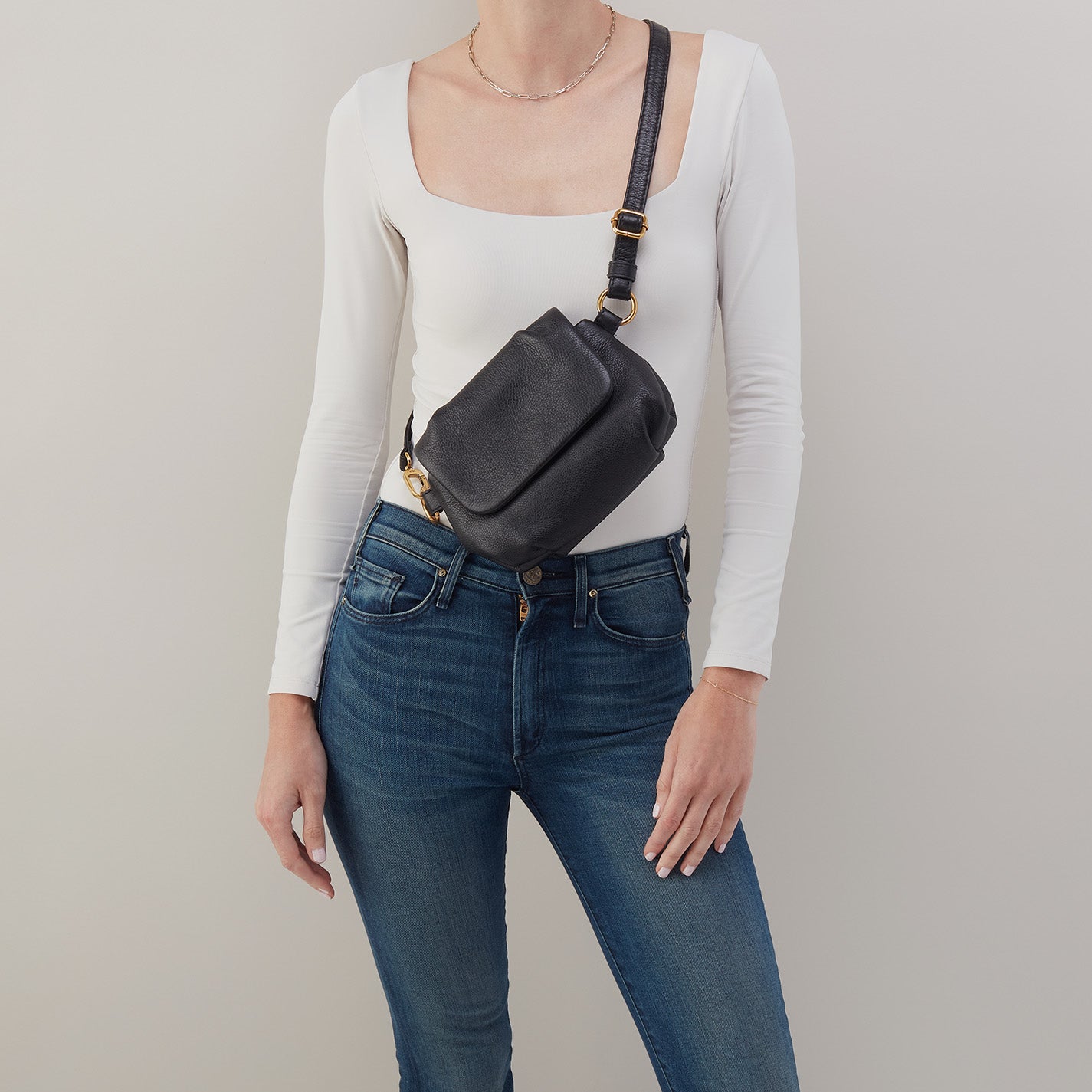 Harley Crossbody Sling In Pebbled Leather - Black - Image 2