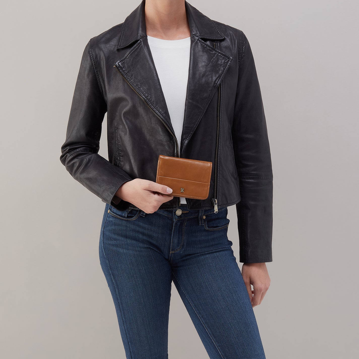 Jill Bifold Wallet in Polished Leather - Truffle - Image 2