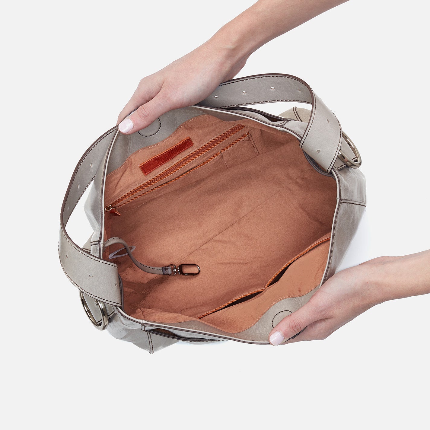 Render Shoulder Bag In Polished Leather - Light Grey - Image 3