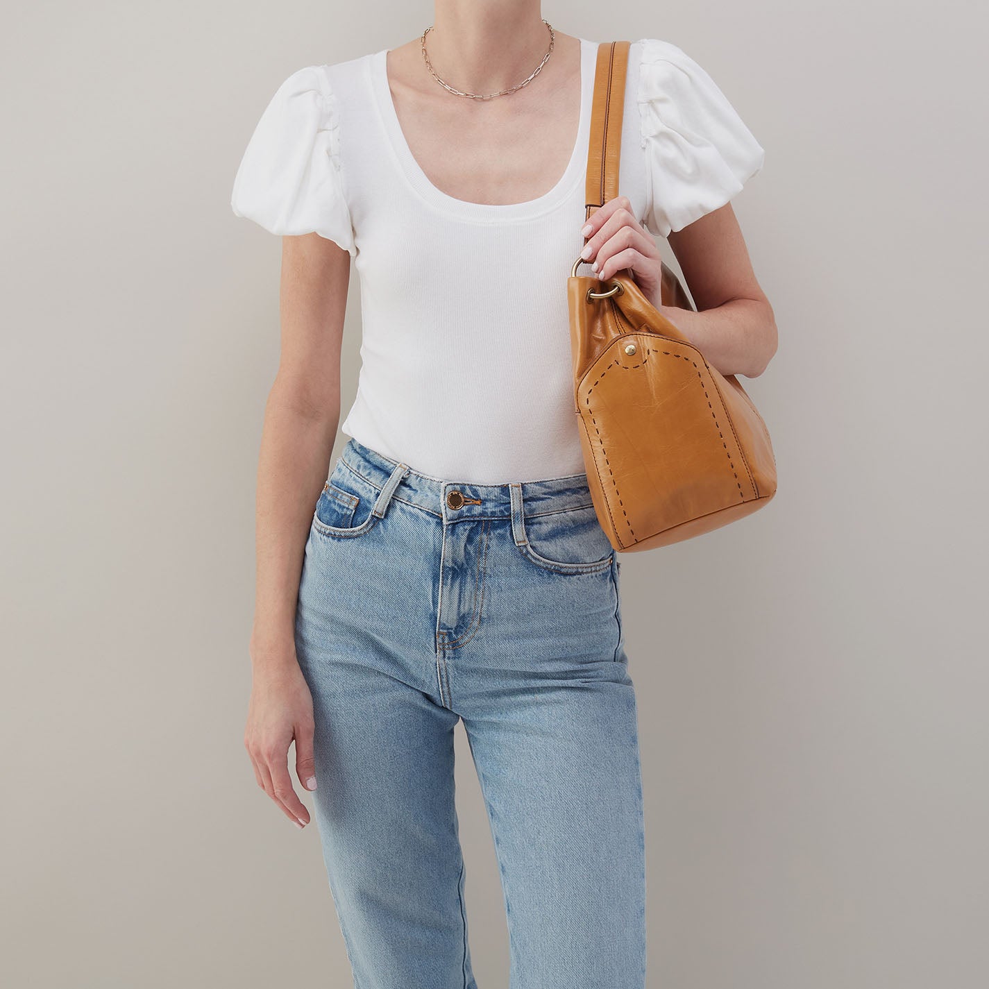 Seneca Shoulder Bag In Polished Leather - Natural - Image 2