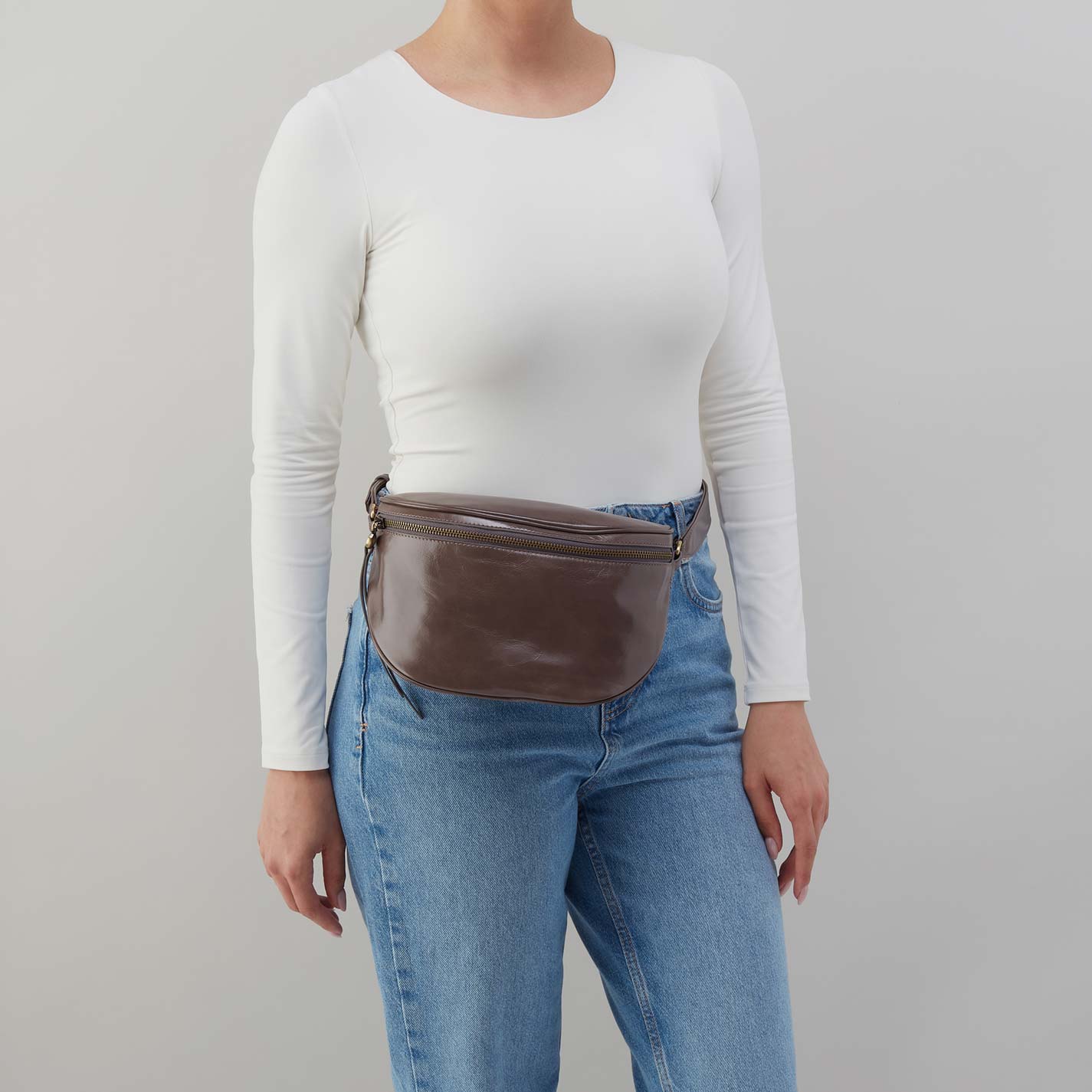 Juno Belt Bag in Polished Leather - Hearthstone - Image 5